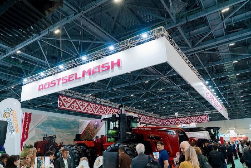 Ростсельмаш представил технику на выставке в Казахстане